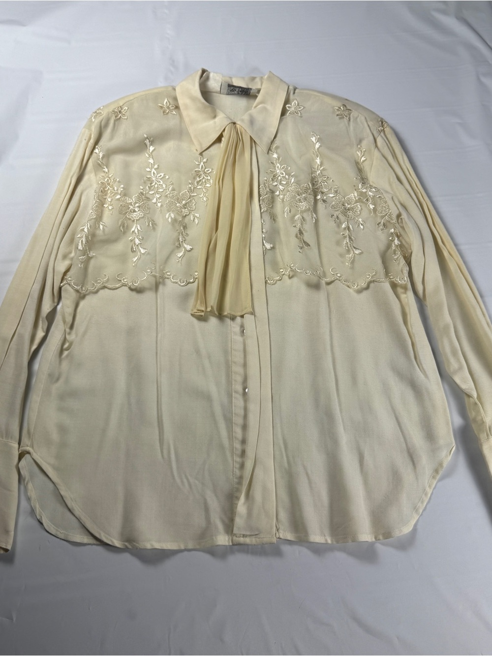 Vintage 80s Anne Klein Blouse Womens 6 Cream Ivory Lace Capelet Bow GUC